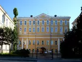 Перевозка лежачих больных и инвалидов из Городского гериатрического медико-социального центра на Фонтанке